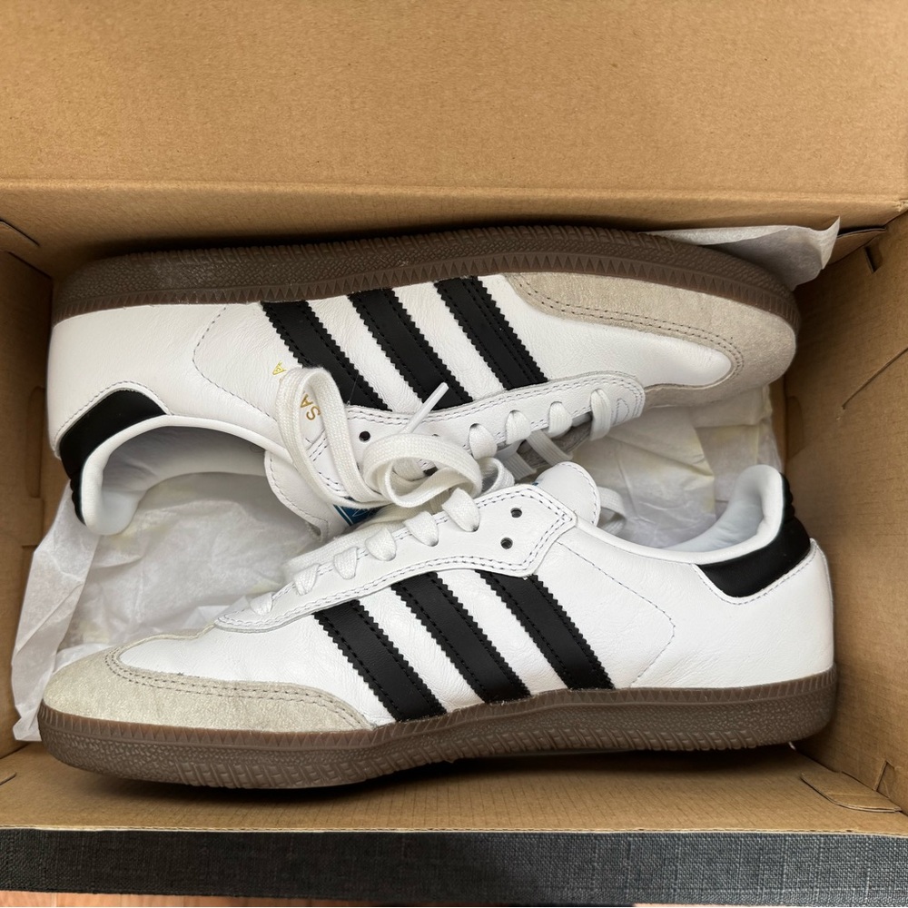 Adidas Samba Sneakers - Cloud White / Core Black / Gum - size 7.5 / 8.5